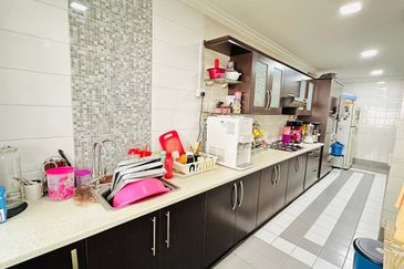 Renovated 2.5 Storey Linked House Bandar Sri Damansara