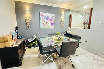 Renovated 2.5 Storey Linked House Bandar Sri Damansara