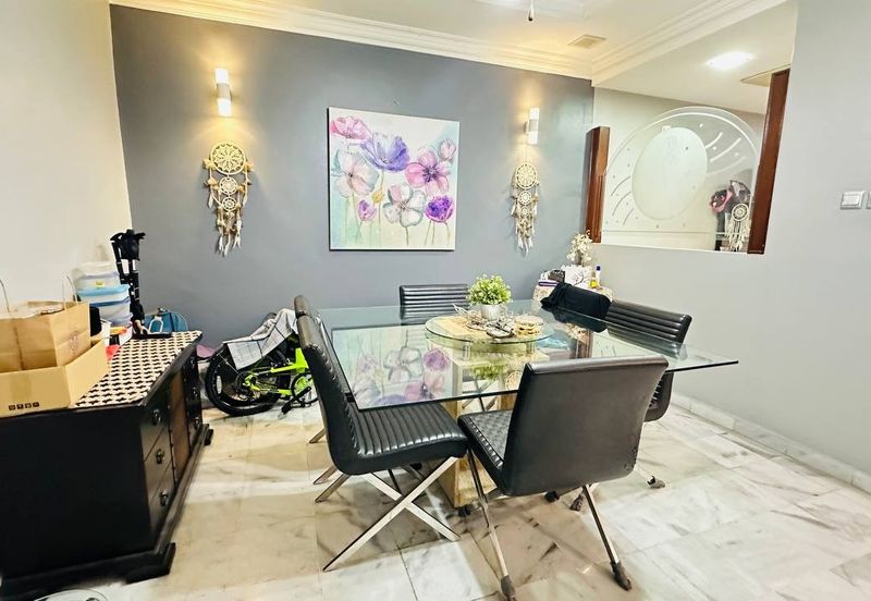 Renovated 2.5 Storey Linked House Bandar Sri Damansara