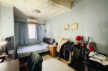 Renovated 2.5 Storey Linked House Bandar Sri Damansara