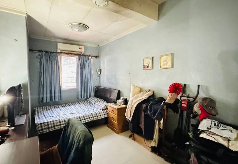 Renovated 2.5 Storey Linked House Bandar Sri Damansara