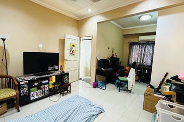 Renovated 2.5 Storey Linked House Bandar Sri Damansara