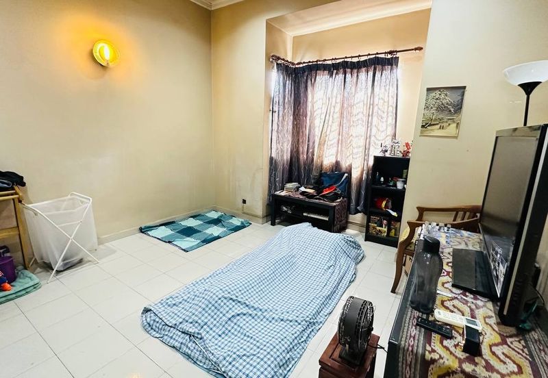 Renovated 2.5 Storey Linked House Bandar Sri Damansara