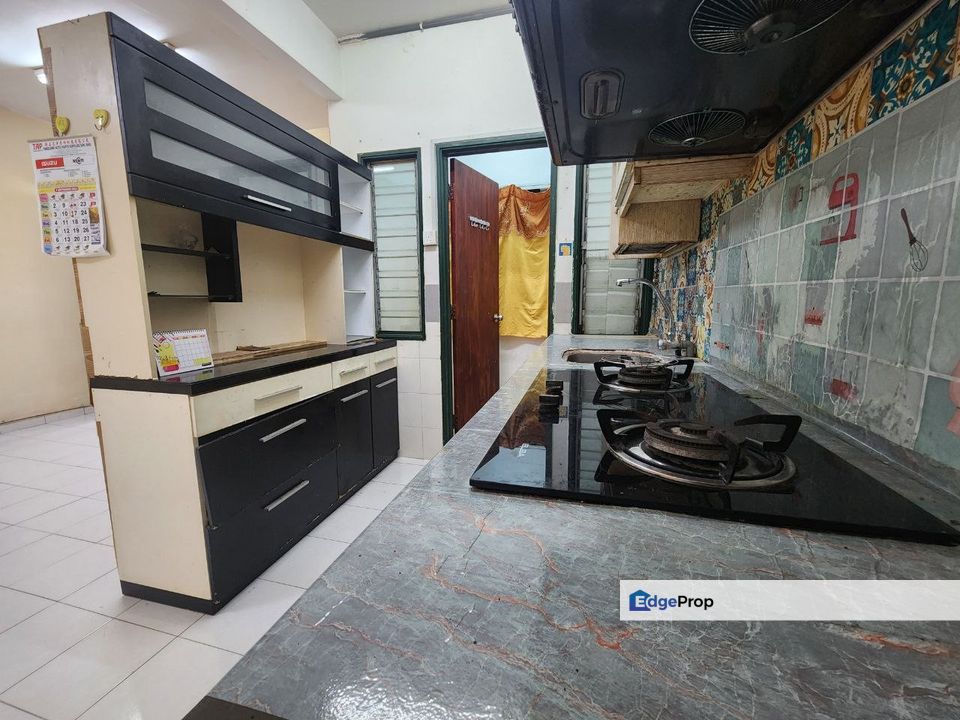 Ground Floor Facing Open Amansiara Townhouse, Selangor, Gombak