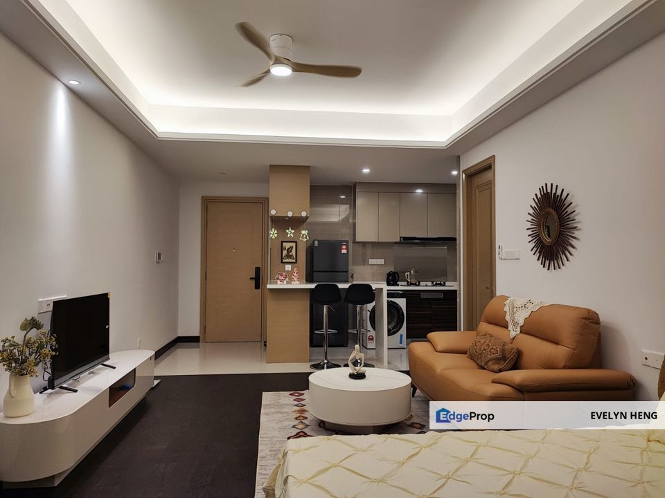 Brand new and cozy studio apartment with walking distance to CIQ, Johor, Johor Bahru