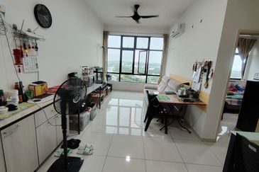 D'Summit Residences @ Kempas Utama