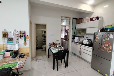 D'Summit Residences @ Kempas Utama