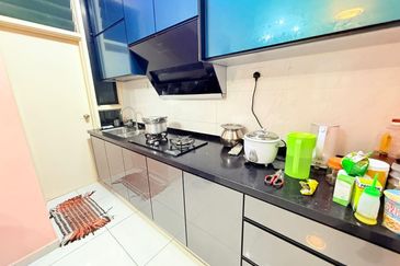 D'Summit Residences @ Kempas Utama