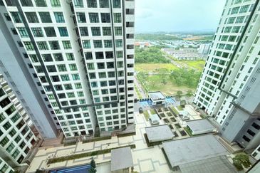 D'Summit Residences @ Kempas Utama