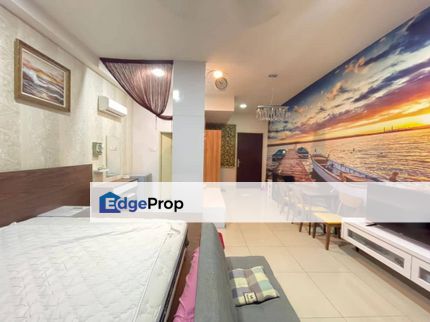 Palazio @ Mount Austin  - studio & 1 Bathroom swimming pool view , Johor, Johor Bahru