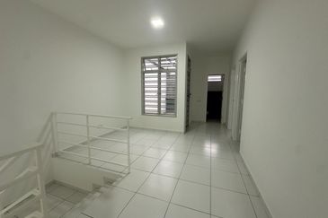 Jalan Setia Tropika 5/8