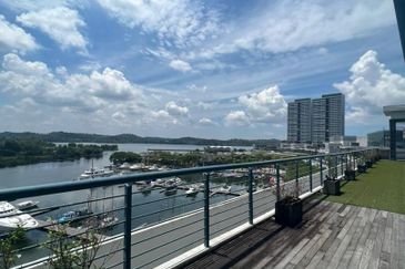 Pinetree, Puteri Harbour