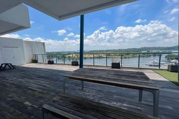 Pinetree, Puteri Harbour