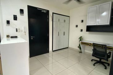 Almas Suites @ Puteri Harbour