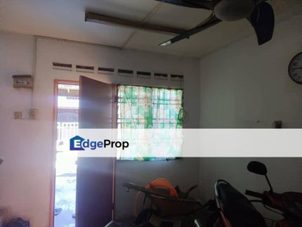 Jalan Tembikai Double Story House Low Cost, Johor, Pasir Gudang