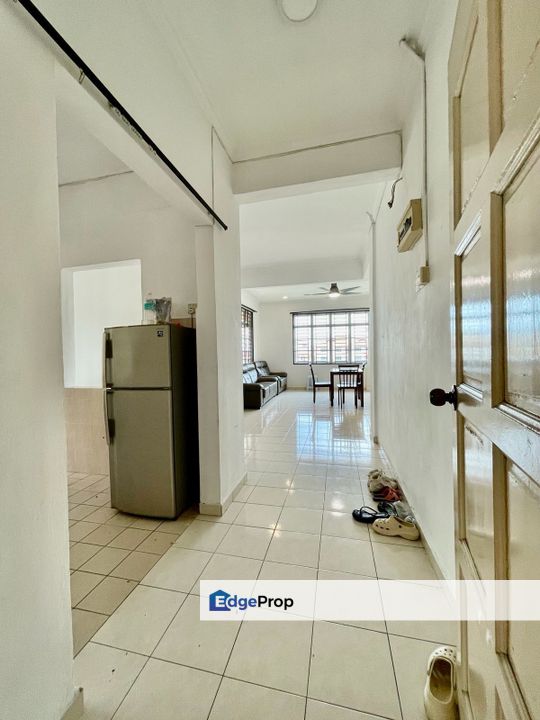 Villa Bestari Apartment High Floor Facing Swimming Pool Location At Nusa Bestari (Nearby Bestmat Market/Shoplot) Lowest on market, Johor, Skudai