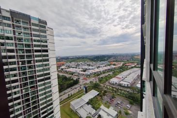 D'Summit Residences @ Kempas Utama