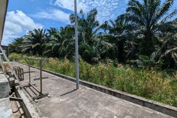 Teres setingkat FREEHOLD Taman Hajah Yon Chenderah Jasin