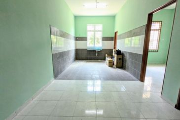 Teres setingkat FREEHOLD Taman Hajah Yon Chenderah Jasin