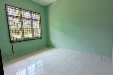 Teres setingkat FREEHOLD Taman Hajah Yon Chenderah Jasin