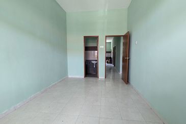 Teres setingkat FREEHOLD Taman Hajah Yon Chenderah Jasin