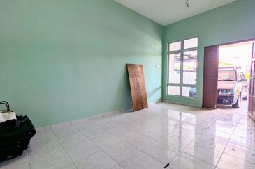 Teres setingkat FREEHOLD Taman Hajah Yon Chenderah Jasin