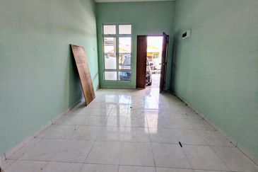 Teres setingkat FREEHOLD Taman Hajah Yon Chenderah Jasin