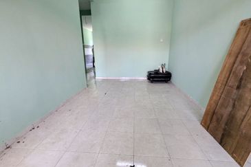 Teres setingkat FREEHOLD Taman Hajah Yon Chenderah Jasin