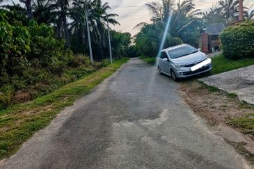 KAMPUNG TERSUSUN LIPAT KAJANG