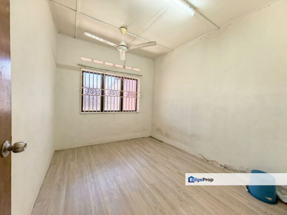 Teres Setingkat Taman Intekma Lendu Melaka, Melaka, 