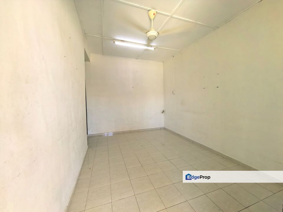 Teres Setingkat Taman Intekma Lendu Melaka, Melaka, 