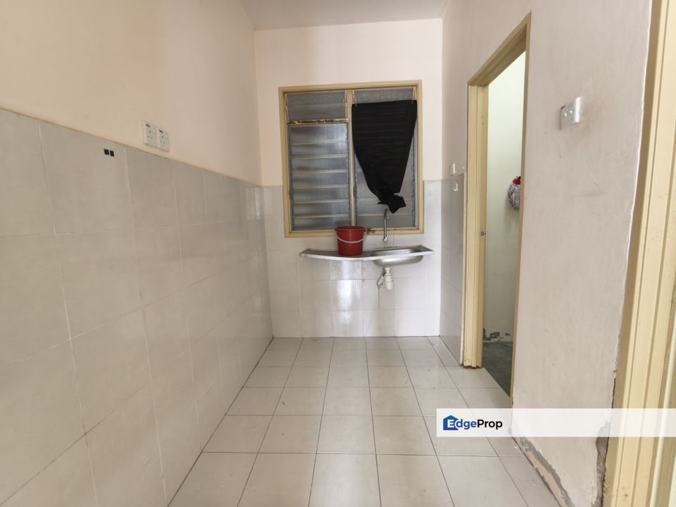 Pangsapuri Sutera Wangi Ground Floor Batu Berendam, Melaka, Batu Berendam