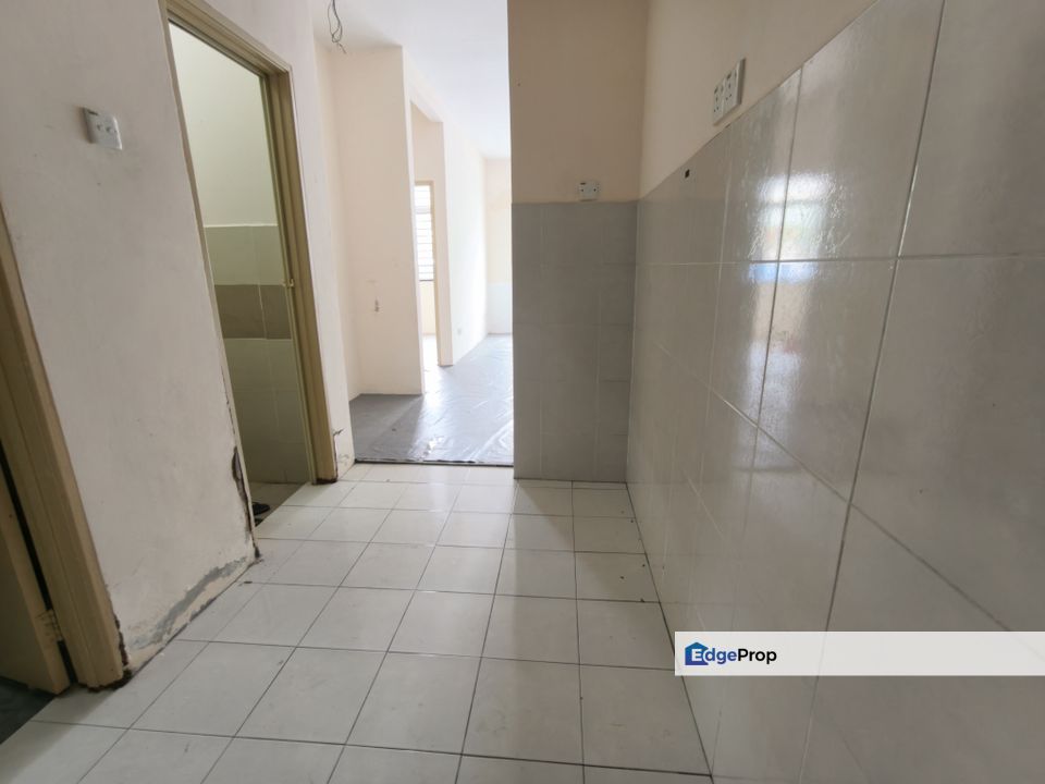Pangsapuri Sutera Wangi Ground Floor Batu Berendam, Melaka, Batu Berendam