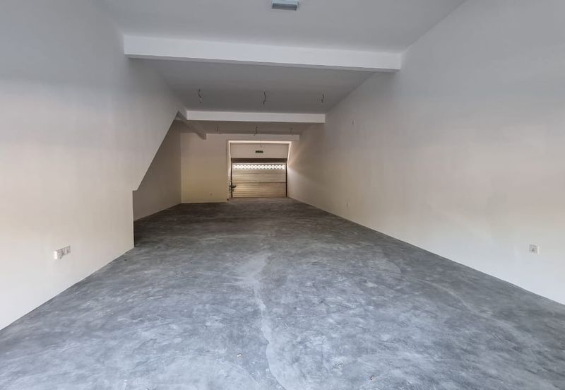 Temu Business Centre, City of Elmina