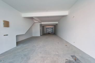 Temu Business Centre, City of Elmina