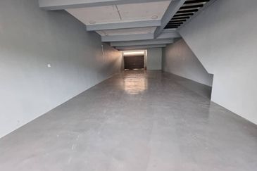 Zentro 1, Bandar 16 Sierra