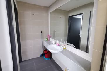 Zentro 1, Bandar 16 Sierra