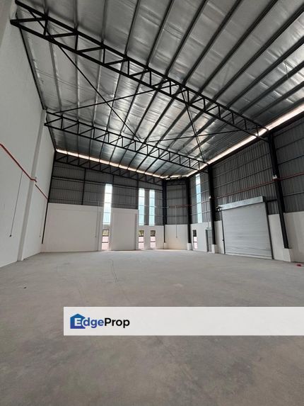 Facing Main Road Semi Detached Factory For Rent with 8400sqft warehouse, Selangor, Bangi