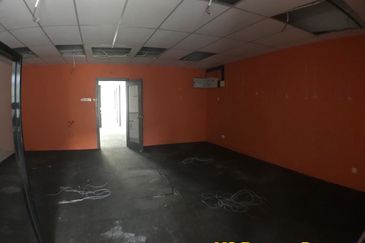 The Reef Rawang Office Lot , FULLY RENOV , Rawang For Rent