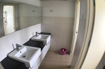 The Reef Rawang Office Lot , FULLY RENOV , Rawang For Rent