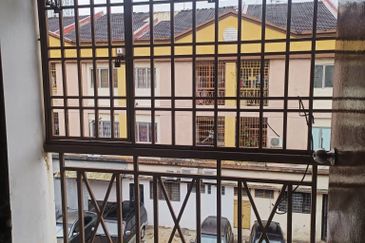 Taman Cahaya Kota Putri Shop Apartment