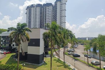 Seri Mutiara Apartment, Bandar Baru Seri Alam