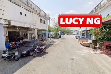 Kawasan Perniagaan Simpang Ampat