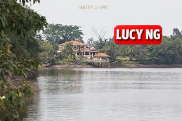 Bukit Merah Laketown Resort