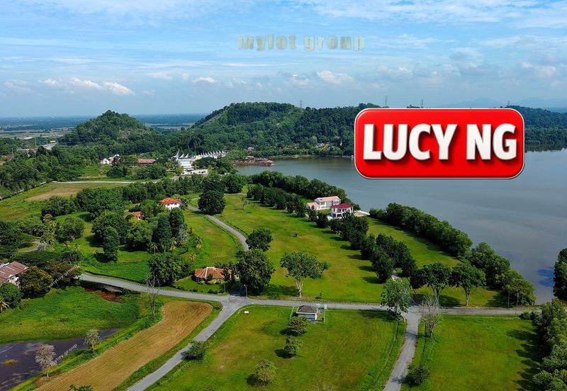 Bukit Merah Laketown Resort