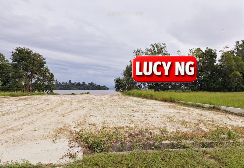 Bukit Merah Laketown Resort