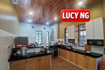 Kampung Teluk Kumbar