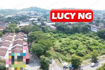 Kampung Bukit Tengah