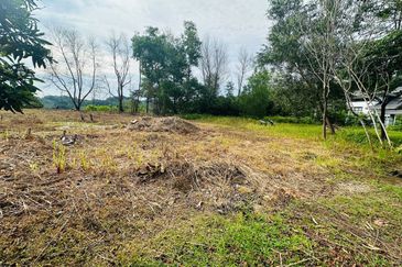 Puncak Pinggiran Putra