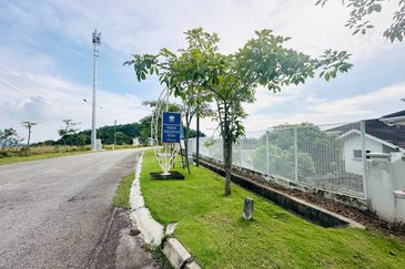 Puncak Pinggiran Putra